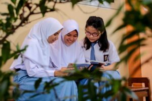 Photo Digital Skills for Out-of-School Girls